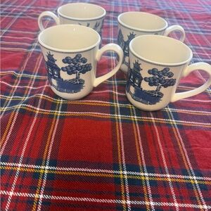 Blue and White Scenic Mug Set